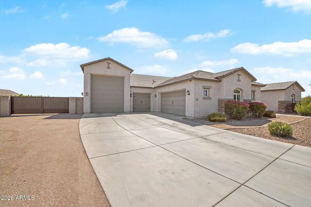 549 W Haxtun Street, San Tan Valley, AZ 85143