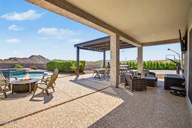 549 W Haxtun Street, San Tan Valley, AZ 85143