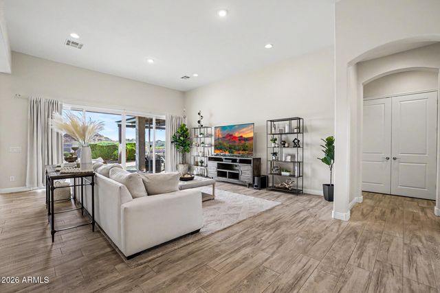 549 W Haxtun Street, San Tan Valley, AZ 85143