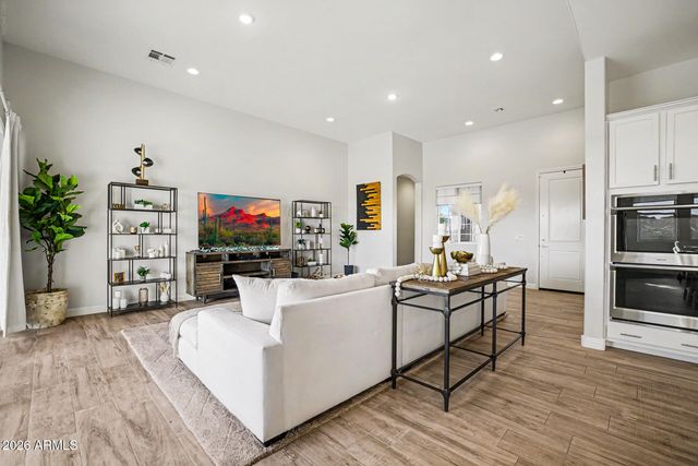 549 W Haxtun Street, San Tan Valley, AZ 85143