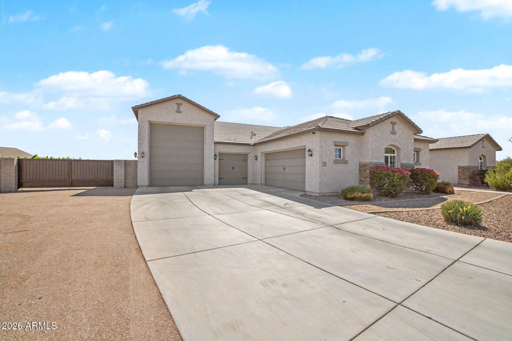 549 W Haxtun Street, San Tan Valley, AZ 85143 — photo 4