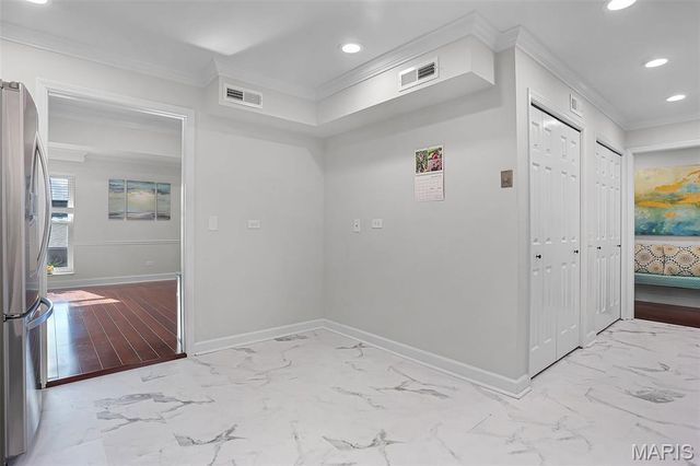514 Coeur De Royale Drive 403, Creve Coeur, MO 63141