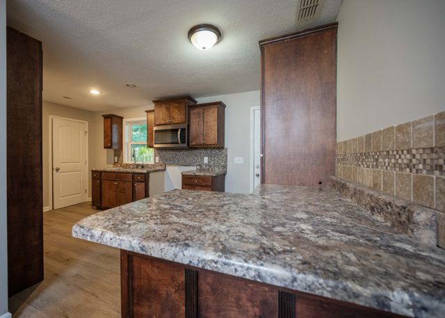 95 Reid Ln, Winchester, TN 37398