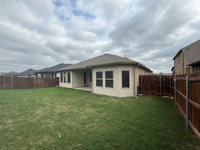 923 Hawthorn Lane, Mansfield, TX 76063