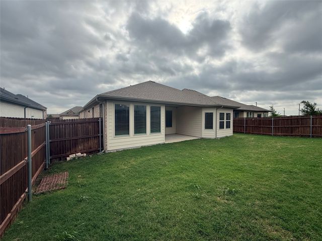 923 Hawthorn Lane, Mansfield, TX 76063