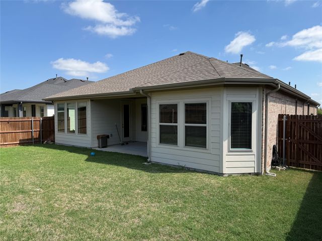 923 Hawthorn Lane, Mansfield, TX 76063