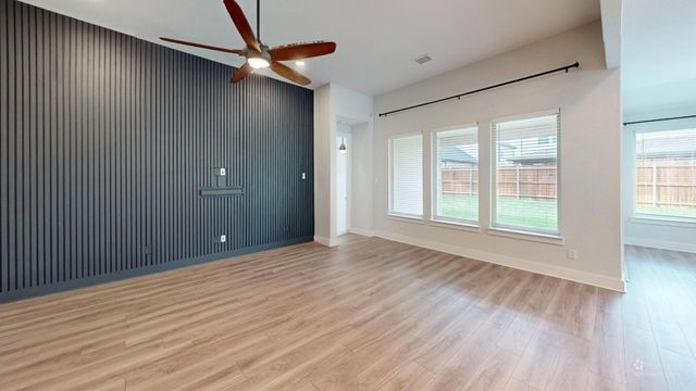 923 Hawthorn Lane, Mansfield, TX 76063