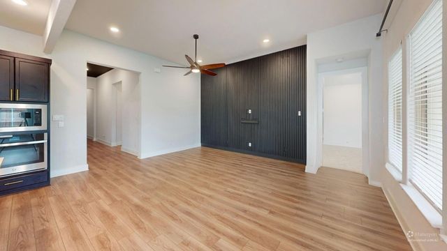 923 Hawthorn Lane, Mansfield, TX 76063