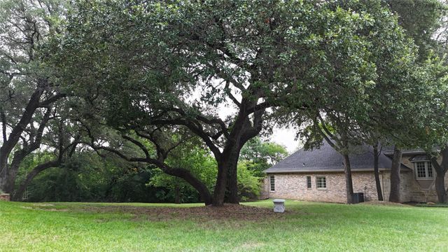 1100 Brae Court, Fort Worth, TX 76111