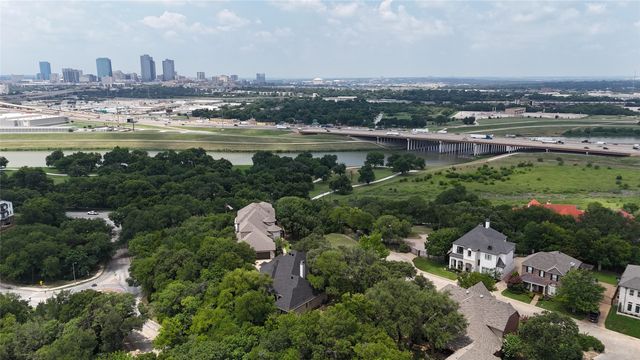 1100 Brae Court, Fort Worth, TX 76111