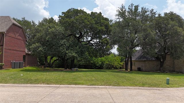 1100 Brae Court, Fort Worth, TX 76111