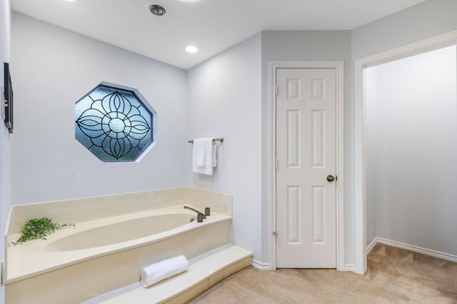 533 Hidden Brooke Drive, Desoto, TX 75115