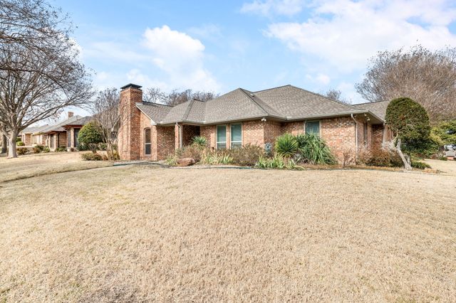 533 Hidden Brooke Drive, Desoto, TX 75115