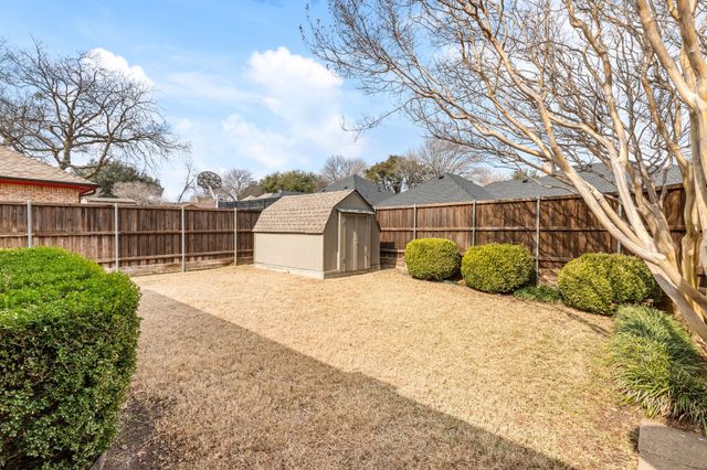 533 Hidden Brooke Drive, Desoto, TX 75115