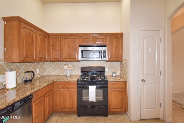 6337 FRANKLIN GATE Drive, El Paso, TX 79912