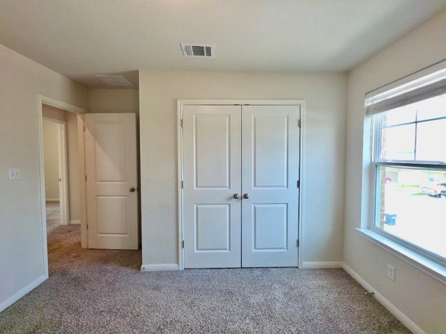 110 Grapefruit RD, Hutto, TX 78634