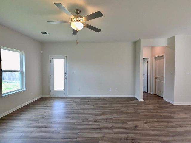 110 Grapefruit RD, Hutto, TX 78634