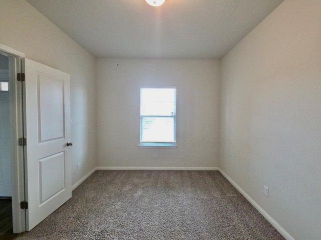 110 Grapefruit RD, Hutto, TX 78634