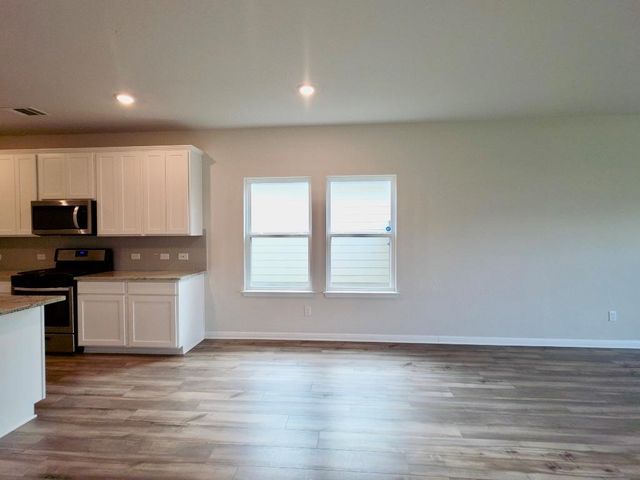 110 Grapefruit RD, Hutto, TX 78634