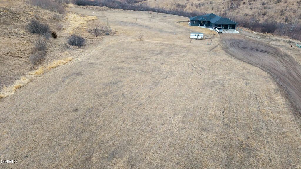 1107 9th Avenue NW, Jamestown, ND 58401 photo 3