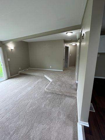 40 Arlington Drive, Romeoville, IL 60446