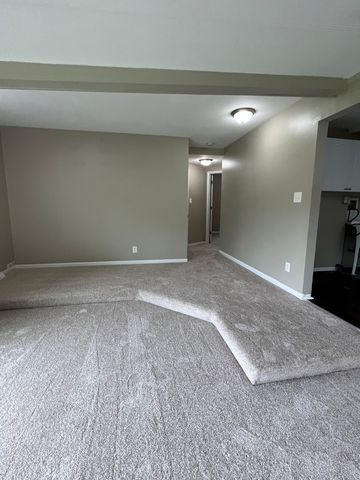 40 Arlington Drive, Romeoville, IL 60446