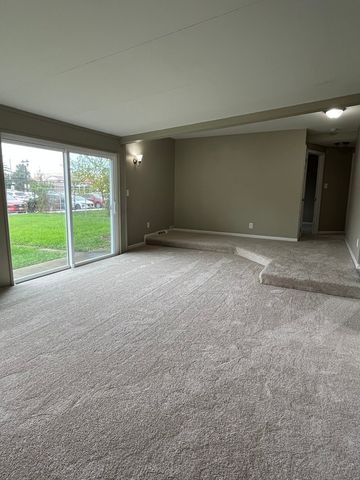 40 Arlington Drive, Romeoville, IL 60446