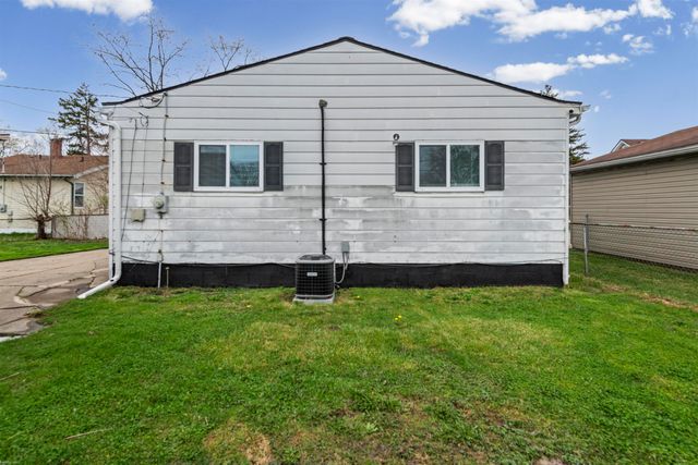 26637 Wenfield Street, Roseville, MI 48066