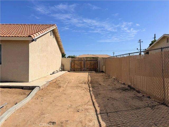 20158 Yucca Loma Road, Apple Valley, CA 92307