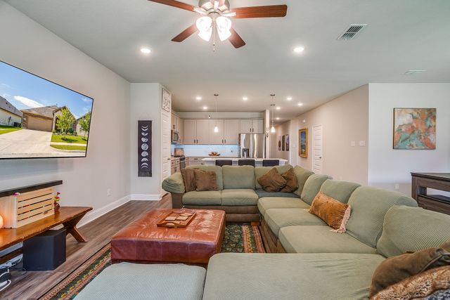 8225 Manx Point, Godley, TX 76044