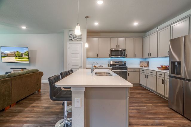 8225 Manx Point, Godley, TX 76044