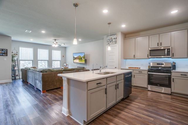 8225 Manx Point, Godley, TX 76044