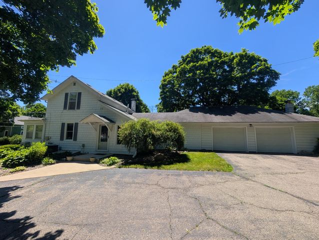 1020 S Marshall Avenue, Marshall, MI 49068