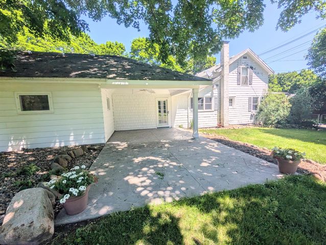 1020 S Marshall Avenue, Marshall, MI 49068