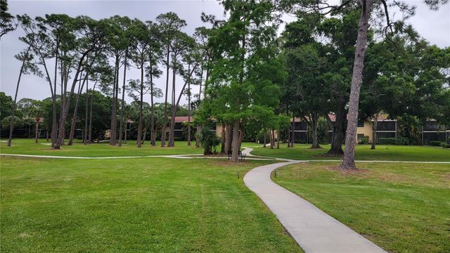 960 LACOSTA CIRCLE 2, Sarasota, FL 34237