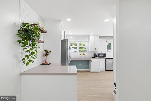 302 W HENRY ST, Palmyra, NJ 08065