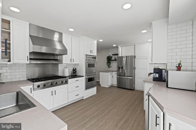 302 W HENRY ST, Palmyra, NJ 08065