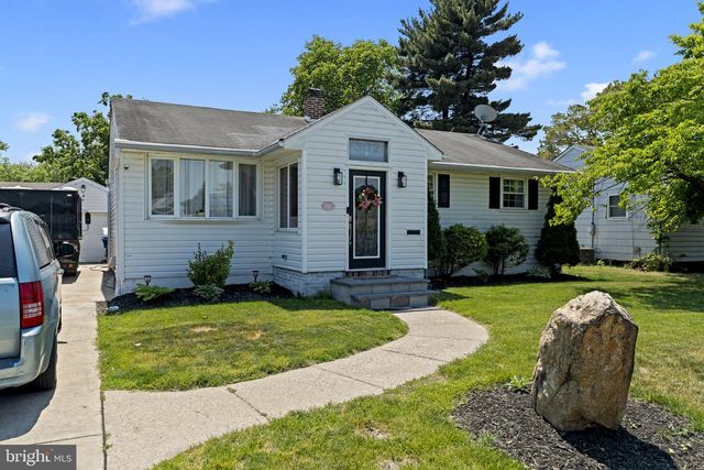 302 W HENRY ST, Palmyra, NJ 08065