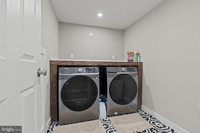 302 W HENRY ST, Palmyra, NJ 08065