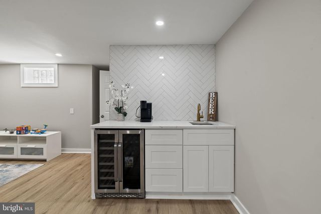 302 W HENRY ST, Palmyra, NJ 08065