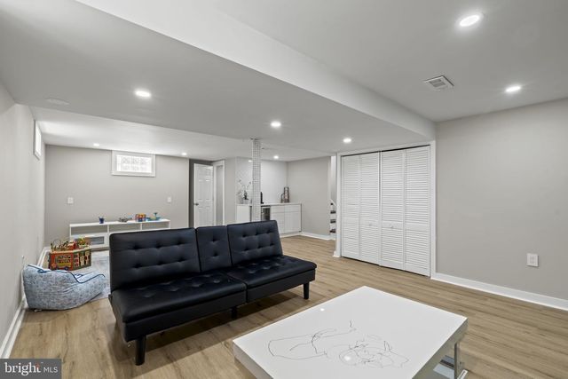 302 W HENRY ST, Palmyra, NJ 08065