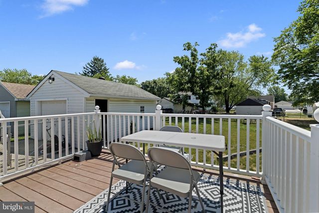 302 W HENRY ST, Palmyra, NJ 08065