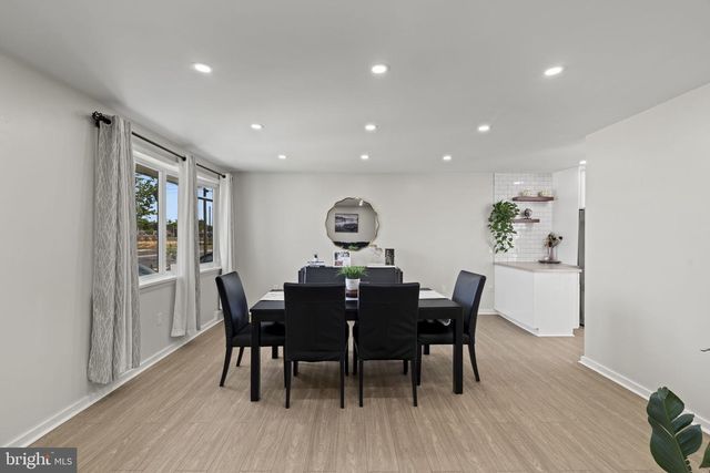 302 W HENRY ST, Palmyra, NJ 08065