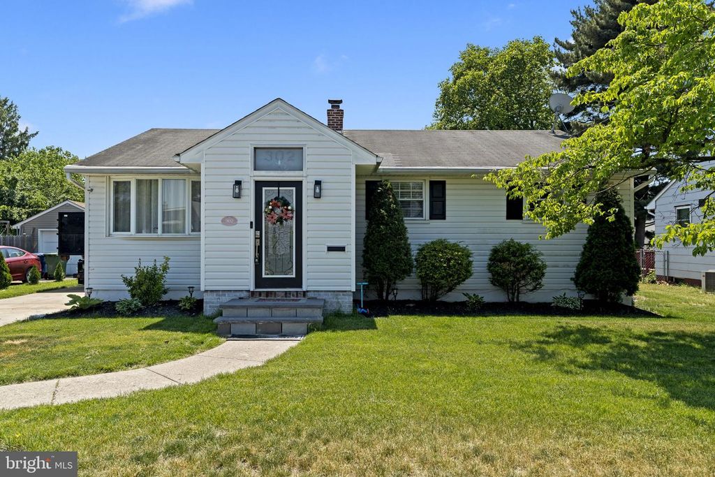 302 W HENRY ST, Palmyra, NJ 08065