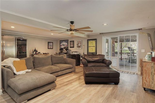 206 Lake Viking Terrace, Gallatin, MO 64640