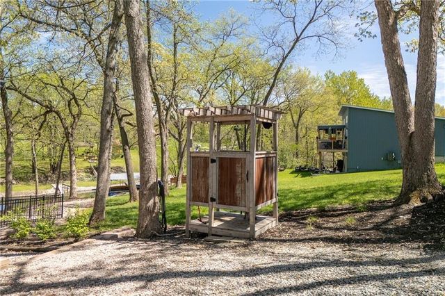 206 Lake Viking Terrace, Gallatin, MO 64640