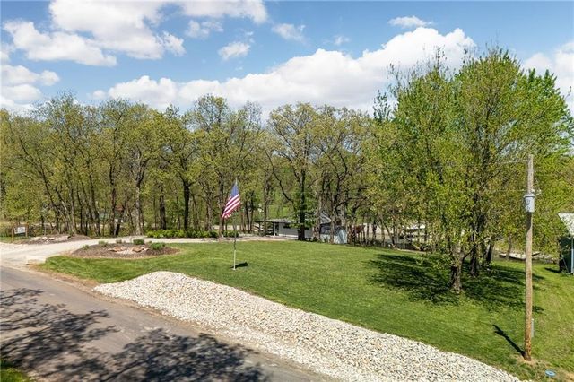 206 Lake Viking Terrace, Gallatin, MO 64640