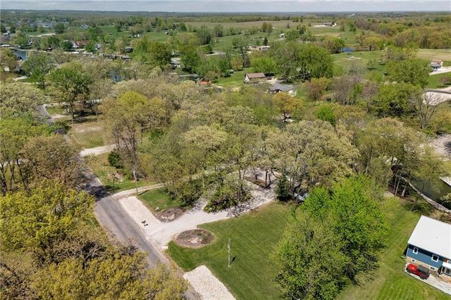 206 Lake Viking Terrace, Gallatin, MO 64640