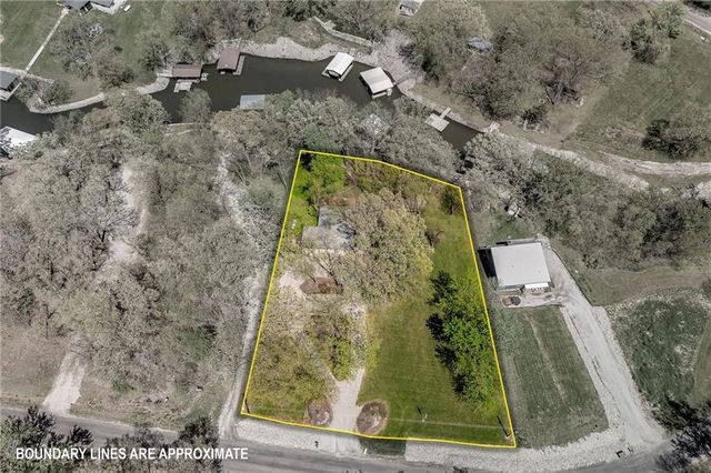 206 Lake Viking Terrace, Gallatin, MO 64640