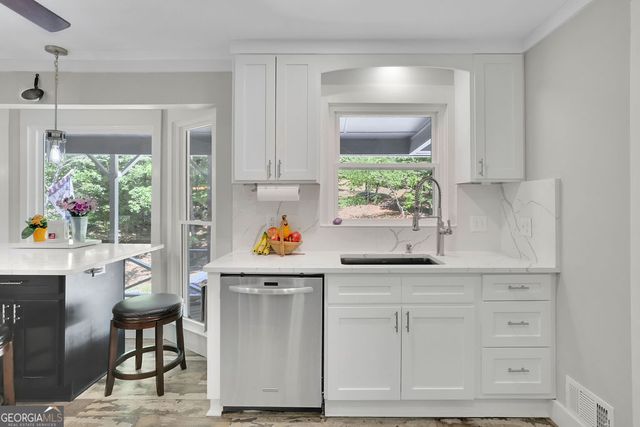 7480 Shadburn Ferry Road, Cumming, GA 30041